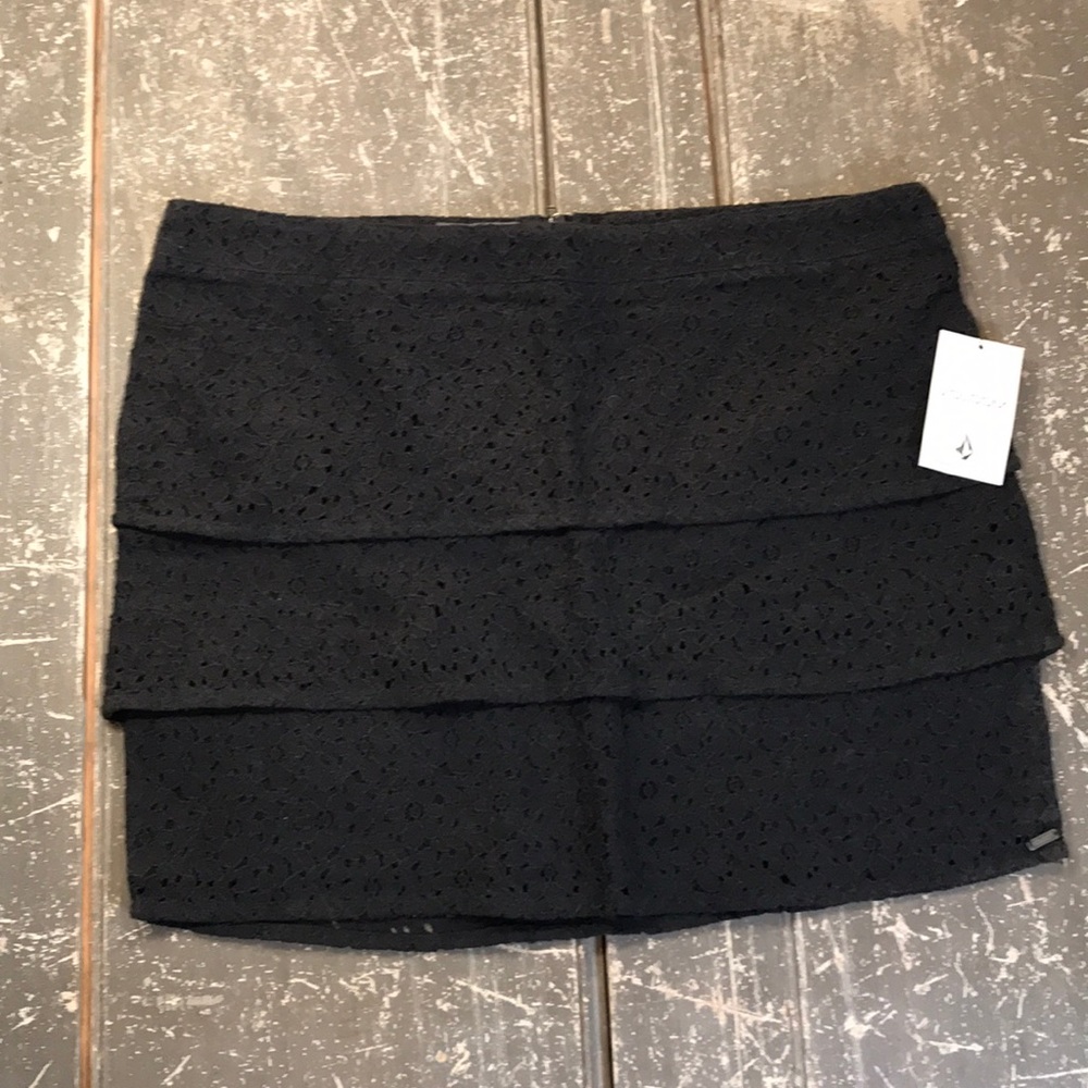 Volcom skirt - Picture 1 of 2